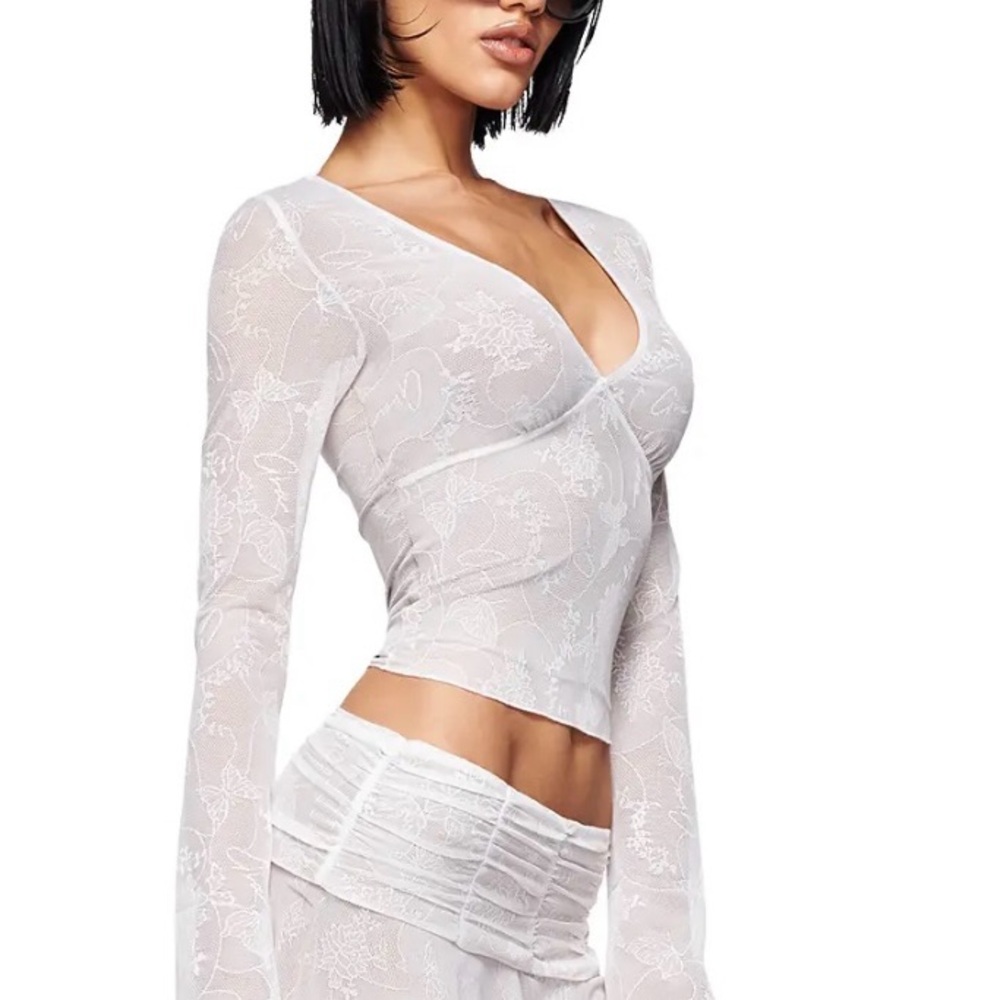 I.AM.GIA White Sheer Floral V-Neck Top - Picture 2 of 5